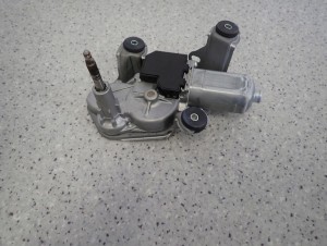 TOYOTA AVENSIS T25 5D LIFTBACK SILNICZEK WYCIERACZEK TYŁ EU 7/7 MINIATURA