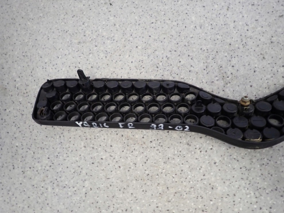 TOYOTA YARIS 99-02 ATRAPA PRZEDNIA GRILL 5/6