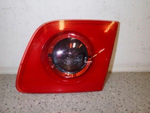 MAZDA 3 MAZDA3 03-05 SEDAN LAMPA TYLNA PRAWA KLAPY 2/5 MINIATURA