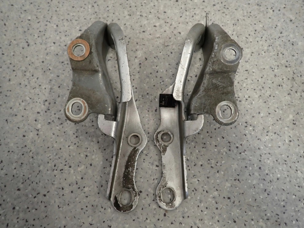 TOYOTA RAV4 01-05 ZAWIASY MASKI 1D4 4/4