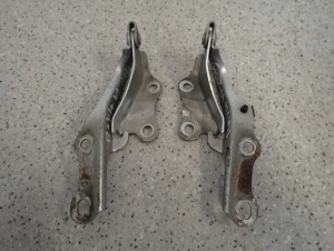 TOYOTA RAV4 01-05 ZAWIASY MASKI 1D4