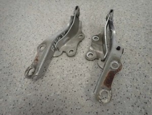 TOYOTA RAV4 01-05 ZAWIASY MASKI 1D4 2/4 MINIATURA