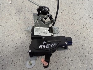 KIA RIO 05-10 ZAMEK KLAPY BAGAŻNIKA 4/5 MINIATURA