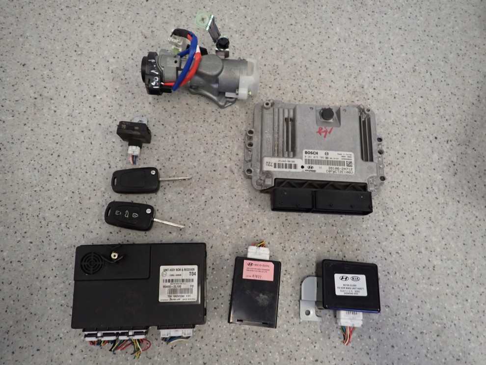 HYUNDAI I30 06-09 ZESTAW STARTOWY 1.6 CRDI STACYJKA KOMPUTER 1/8