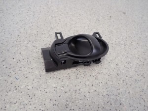 NISSAN MICRA K13 10-16 KLAMKA WEWNĘTRZNA DRZWI TYLNA PRAWA 2/6 MINIATURA