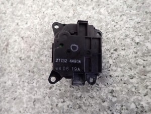 NISSAN PULSAR 14-18 SILNICZEK NAGRZEWNICY NAWIEWU 3 RODZAJE 1/7 MINIATURA