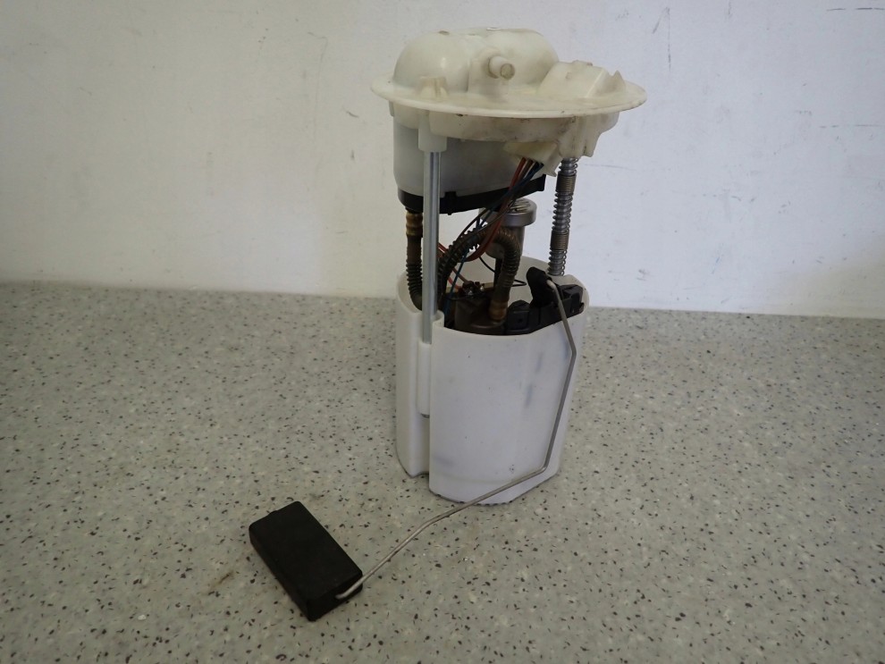 SUZUKI SWIFT 05-10 POMPA CZUJNIK PALIWA W ZBIORNIK 1/7