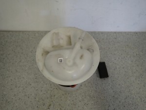 SUZUKI SWIFT 05-10 POMPA CZUJNIK PALIWA W ZBIORNIK 3/7 MINIATURA