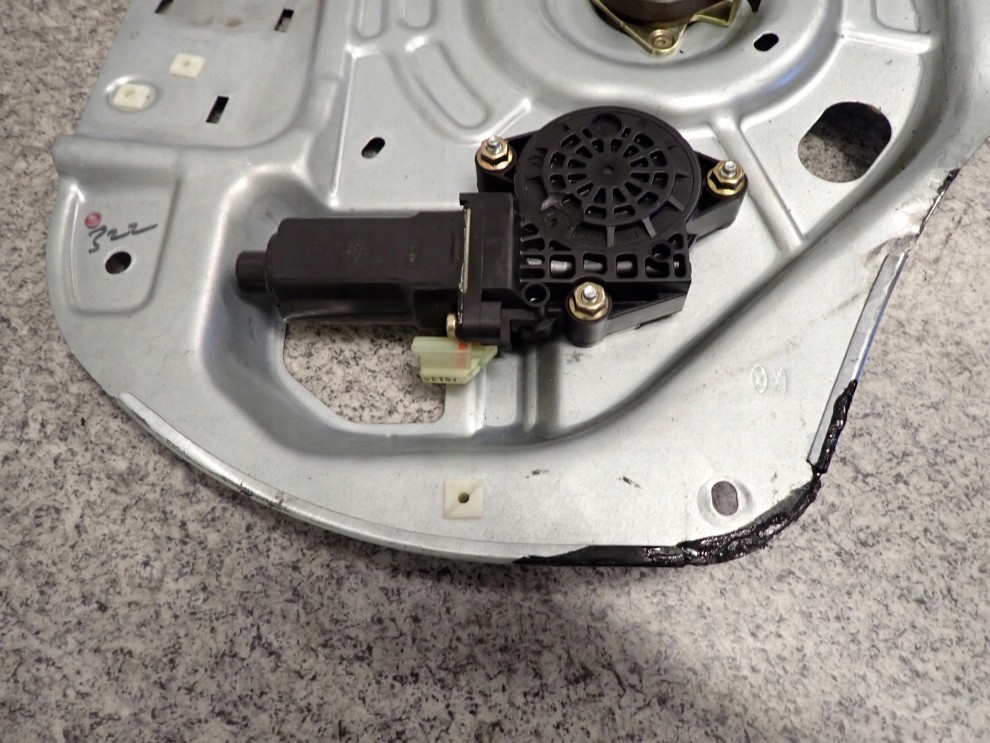 HYUNDAI TUCSON 04- PODNOŚNIK SZYBY PRZEDNI PRAWY 5/5