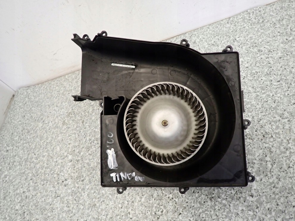 NISSAN ALMERA TINO 00-03 WENTYLATOR NAGRZEWNICY DMUCHAWA 1/3