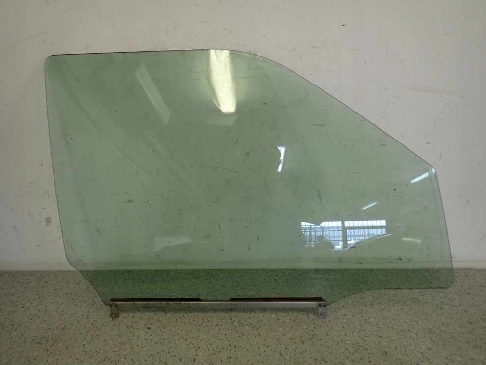 SUZUKI SWIFT 5D 05-09 SZYBA DRZWI PRZEDNIA PRAWA 1/3