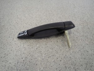 SUBARU FORESTER II 02-07 KLAMKA TYLNA LEWA 4/6 MINIATURA