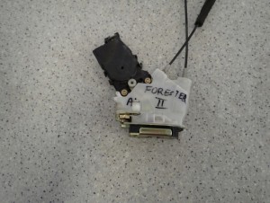 SUBARU FORESTER II 02-07 ZAMEK TYLNY LEWY 2/6 MINIATURA