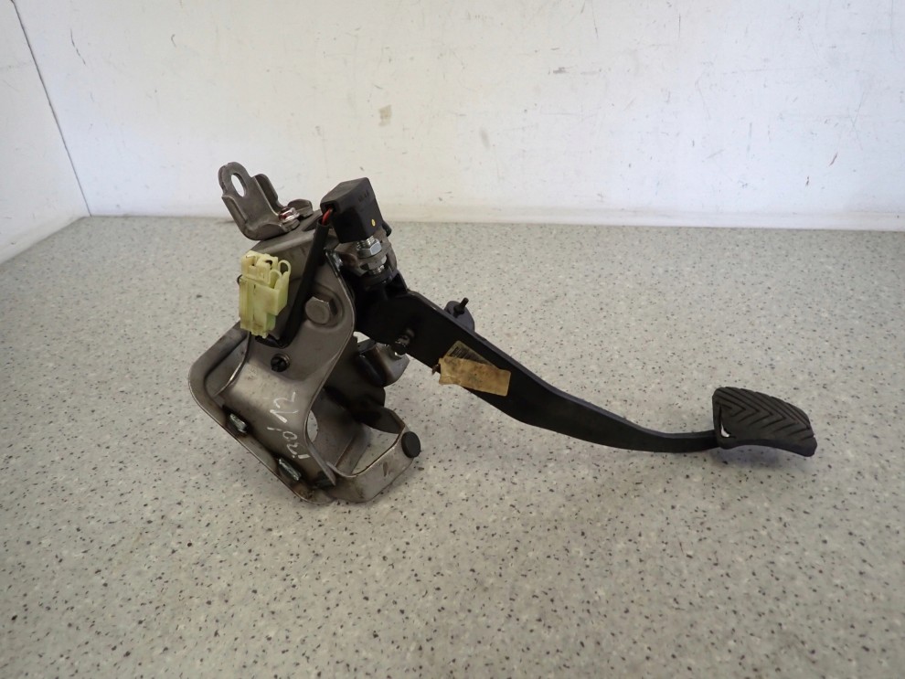 HYUNDAI i30 07-12 PEDAŁ SPRZĘGŁA 1/4