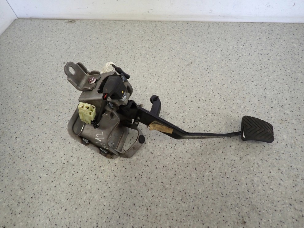 HYUNDAI i30 07-12 PEDAŁ SPRZĘGŁA 2/4