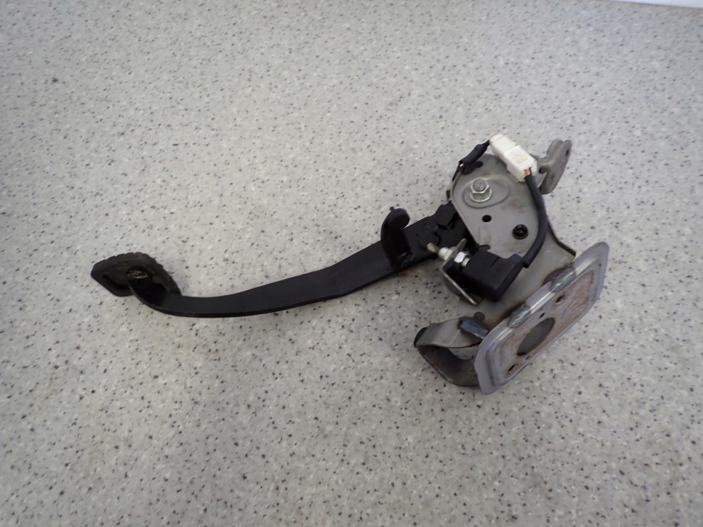 HYUNDAI i30 07-12 PEDAŁ SPRZĘGŁA 3/4