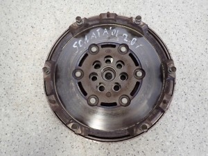 HYUNDAI SONATA V 2.0i 05-10 KOŁO DWUMASOWE DWUMASA 1/7 MINIATURA