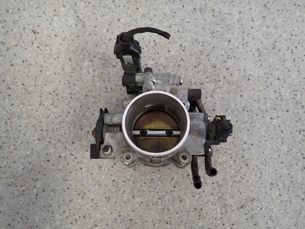 HYUNDAI SONATA V 2.0i 05-10 PRZEPUSTNICA POWIETRZA 2/6