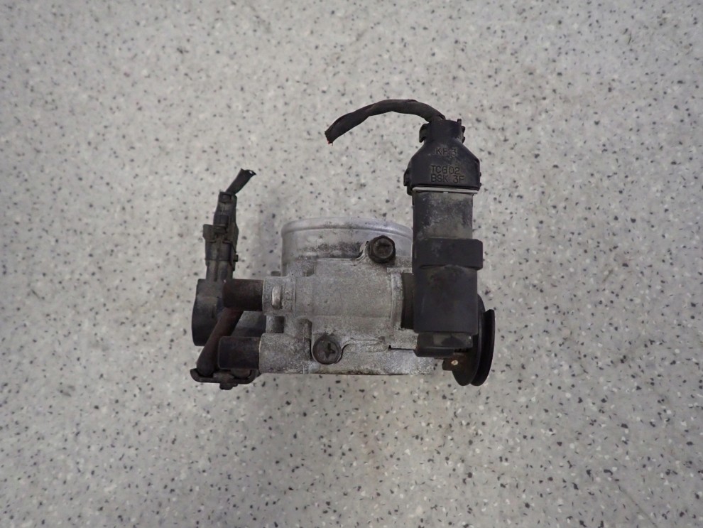 HYUNDAI SONATA V 2.0i 05-10 PRZEPUSTNICA POWIETRZA 4/6