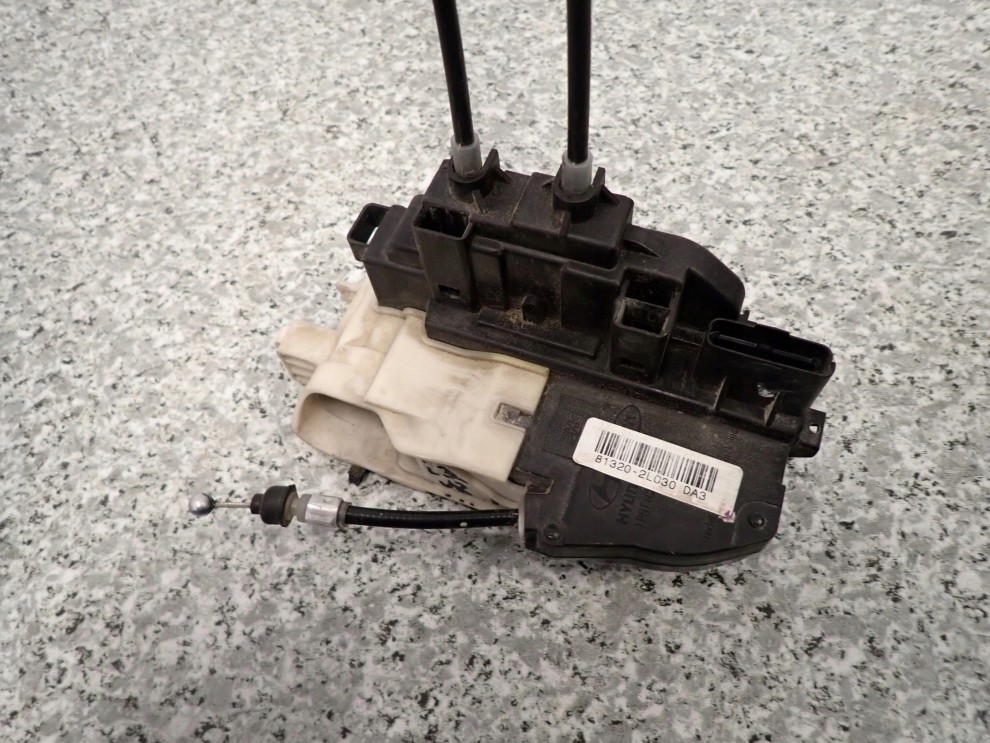 HYUNDAI i30 HB 07-12 ZAMEK DRZWI PRZEDNI PRAWY 2/4