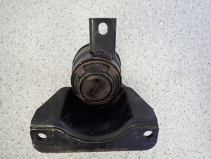 SUZUKI SWIFT MK6 1.3 D DDIS 04-09 PODUSZKA SILNIKA PRZEDNIA PRAWA 6/7 MINIATURA