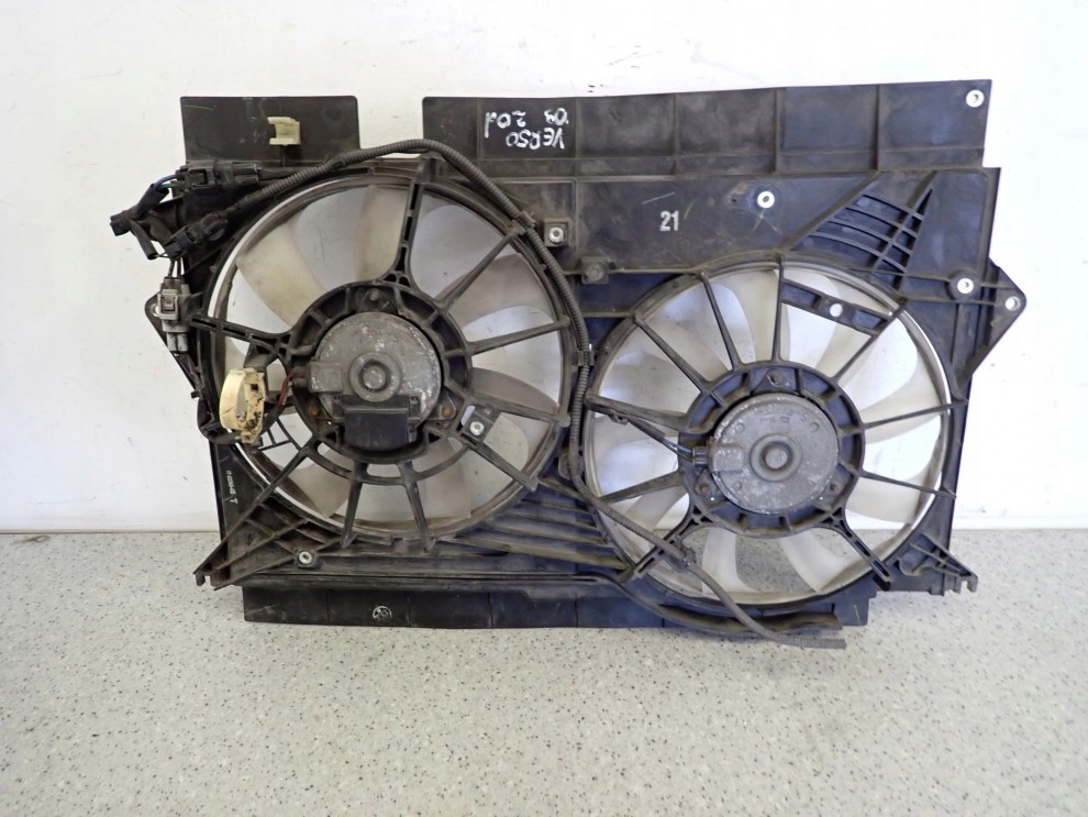 TOYOTA VERSO 09-13 2.0 D4D WENTYLATOR WODY KLIMY 1/4