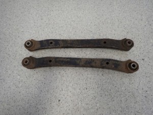 KIA CARENS III 06-11 WAHACZ TYLNY LEWY LUB PRAWY 2/4 MINIATURA