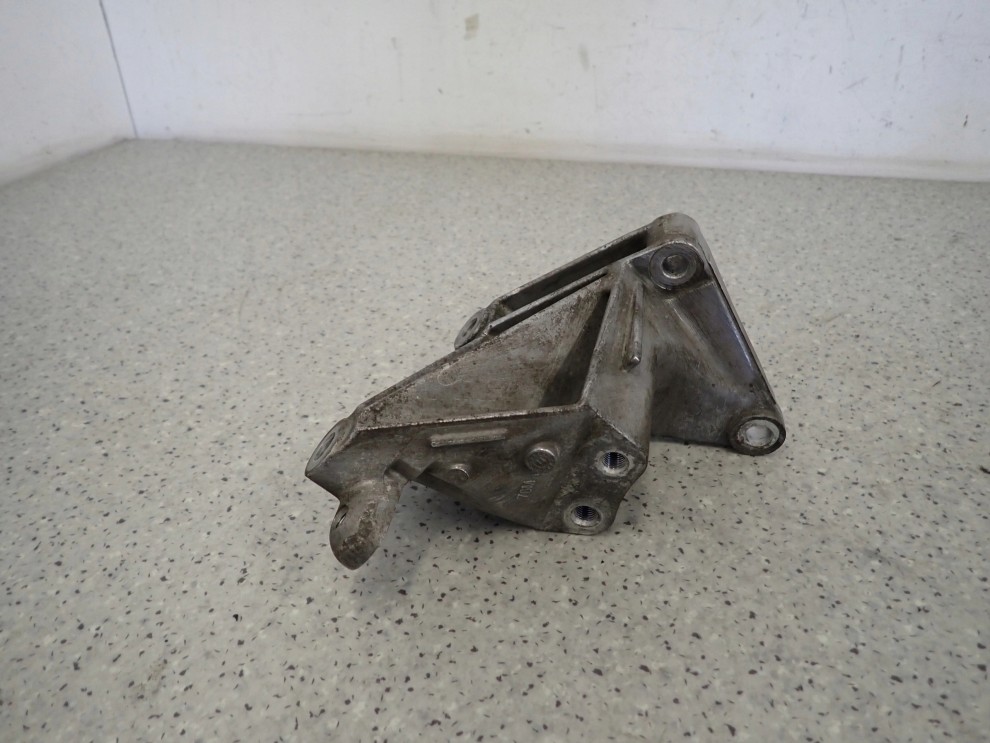 SUZUKI CELERIO 14-19 ŁAPA SKRZYNI BIEGÓW 3/4