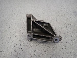 SUZUKI CELERIO 14-19 ŁAPA SKRZYNI BIEGÓW 2/4 MINIATURA