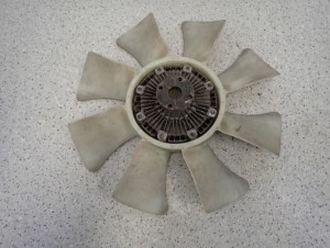 HYUNDAI H200 2.5D 98- WISKOZA WENTYLATOR 3/5 MINIATURA