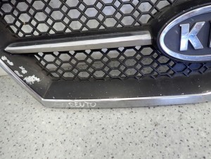 KIA SORENTO 02-06 ATRAPA ZDERZAKA GRILL 5/8 MINIATURA