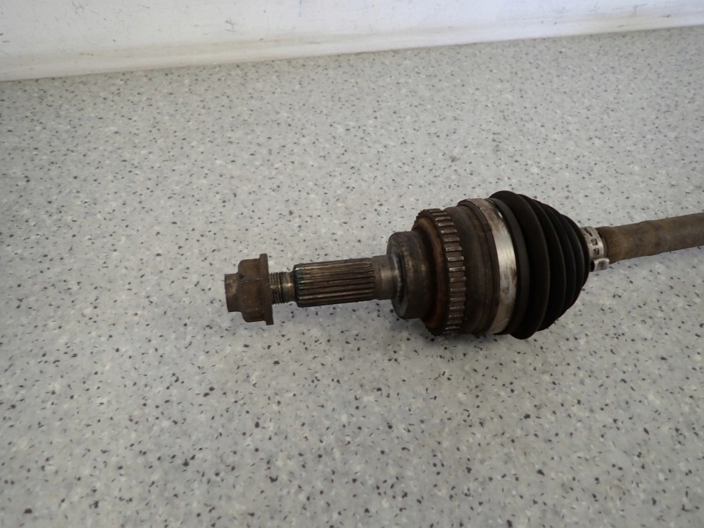 SUZUKI CELERIO 1.0i 14-19 PÓŁOŚ PRZEDNIA LEWA 2/6