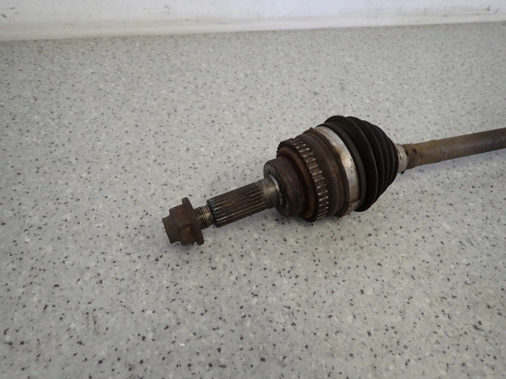 SUZUKI CELERIO 1.0i 14-19 PÓŁOŚ PRZEDNIA LEWA 5/6