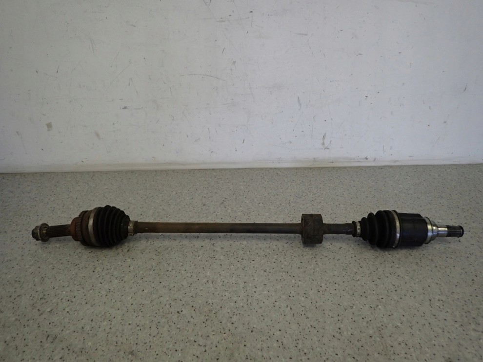 SUZUKI CELERIO 1.0i 14-19 PÓŁOŚ PRZEDNIA PRAWA 1/4