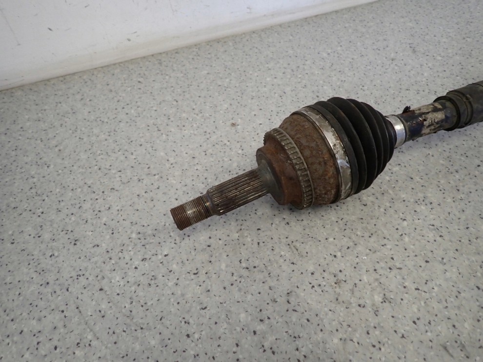 TOYOTA COROLLA E12 04-07 1.4 D4D PÓŁOŚ LEWA KRÓTKA 2/6