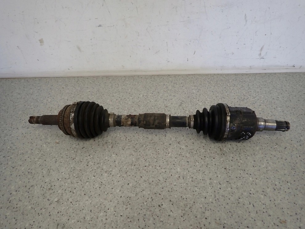 TOYOTA COROLLA E12 04-07 1.4 D4D PÓŁOŚ LEWA KRÓTKA 4/6