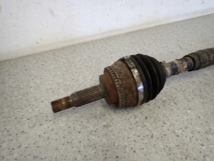 TOYOTA COROLLA E12 04-07 1.4 D4D PÓŁOŚ LEWA KRÓTKA 6/6 MINIATURA