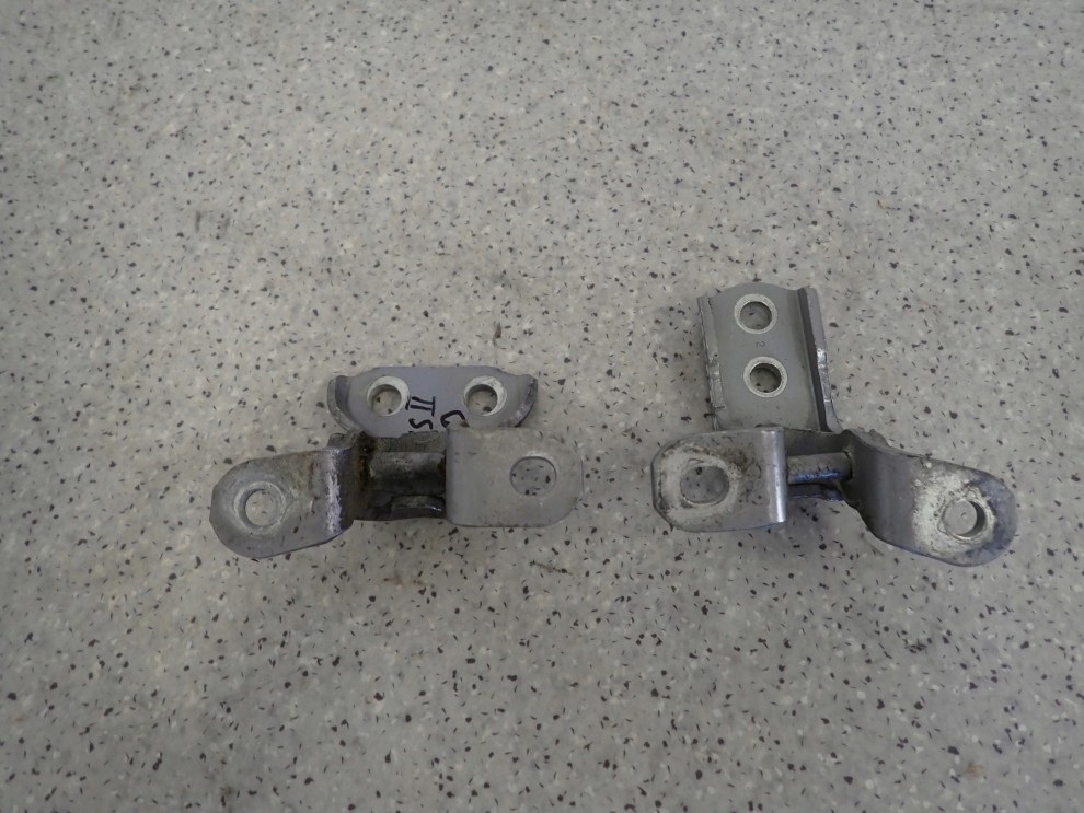 TOYOTA YARIS II 5D 06-12 ZAWIASY DRZWI PRZEDNICH LEWYCH KOMPLET 5/5