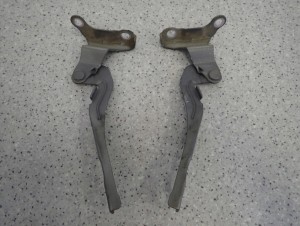 KIA RIO 05-10 ZAWIASY MASKI LEWY PRAWY KOMPLET