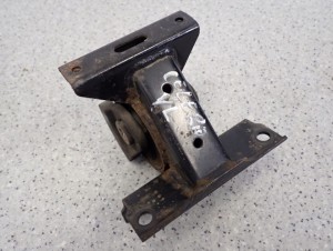 SUZUKI CELERIO 14-19 PODUSZKA SILNIKA LEWA 3/5 MINIATURA