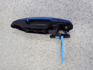 SUZUKI CELERIO 14-19 KLAMKA DRZWI TYŁ LEWY ZQE 3/5 MINIATURA