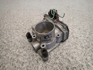 SUZUKI SPLASH 08-14 1.2 BENZYNA PRZEPUSTNICA 2/6 MINIATURA