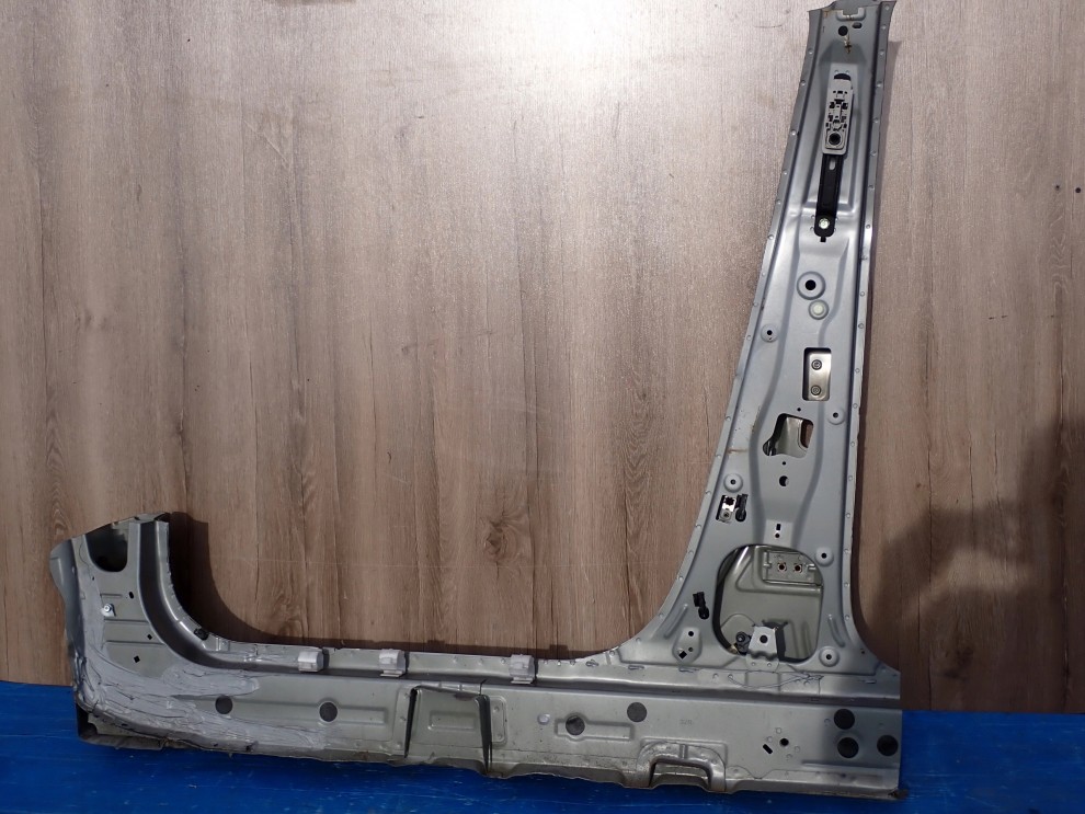 NISSAN PULSAR 14-18 PRÓG PRAWY SŁUPEK ŚRODKOWY K51 5/10