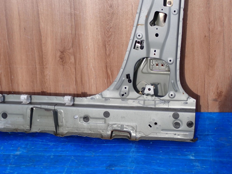 NISSAN PULSAR 14-18 PRÓG PRAWY SŁUPEK ŚRODKOWY K51 6/10