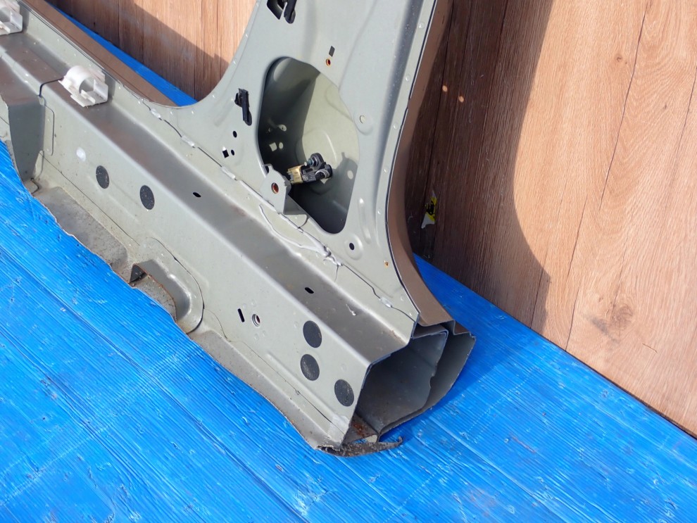 NISSAN PULSAR 14-18 PRÓG PRAWY SŁUPEK ŚRODKOWY K51 8/10