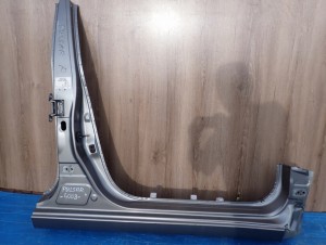 NISSAN PULSAR 14-18 PRÓG PRAWY SŁUPEK ŚRODKOWY K51