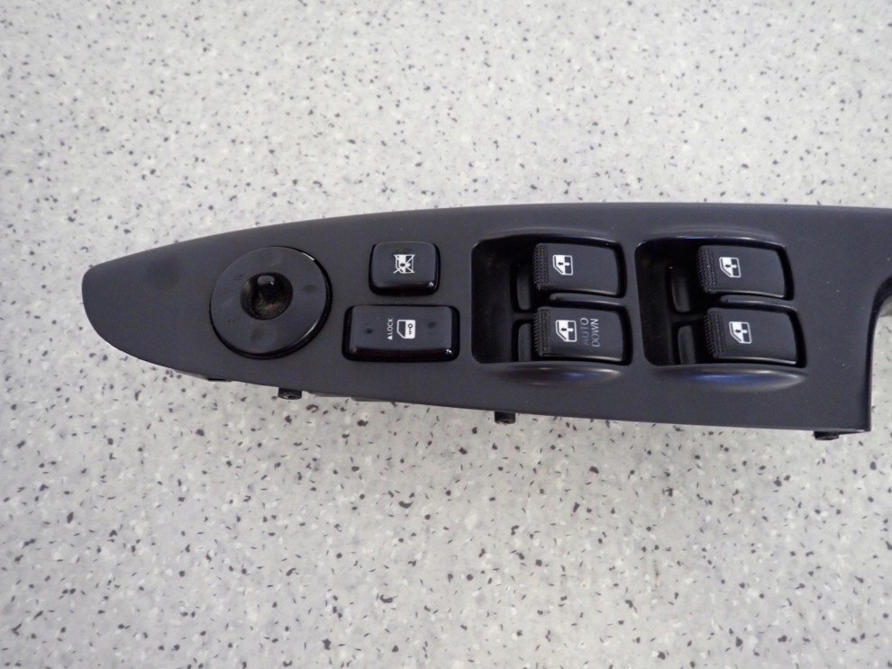 KIA RIO II 05-10 PANEL SZYB PRZEDNI LEWY 4 SZYBY 2/8