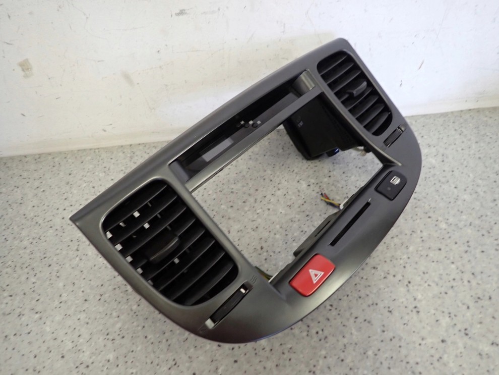 KIA RIO II 05-10 KRATKA RADIA NAWIEWU 3/8