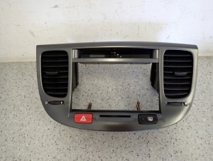 KIA RIO II 05-10 KRATKA RADIA NAWIEWU 1/8 MINIATURA