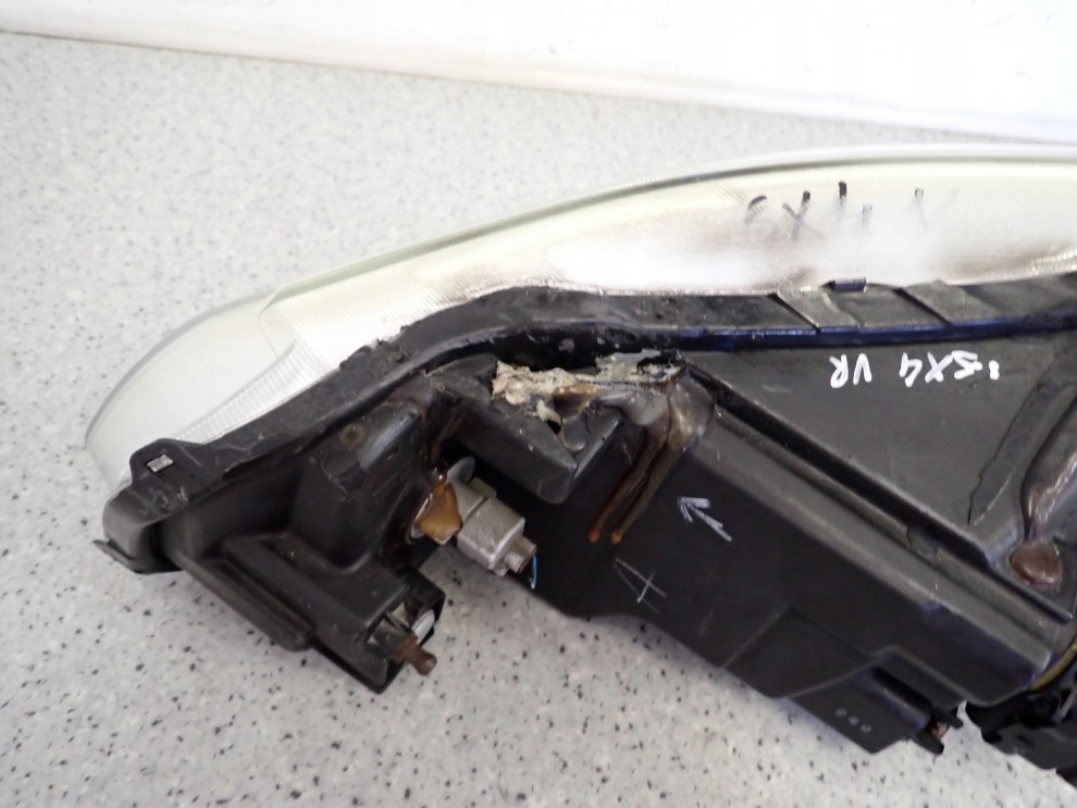 SUZUKI SX4 FIAT SEDICI 06-13 LAMPA PRZEDNIA PRAWA REFLEKTOR 6/14